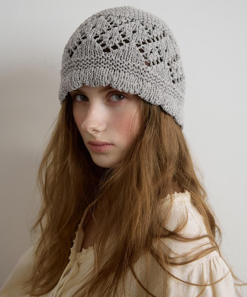 LETTER FROM MOON Scallop Punched Knit Beanie (Gray)