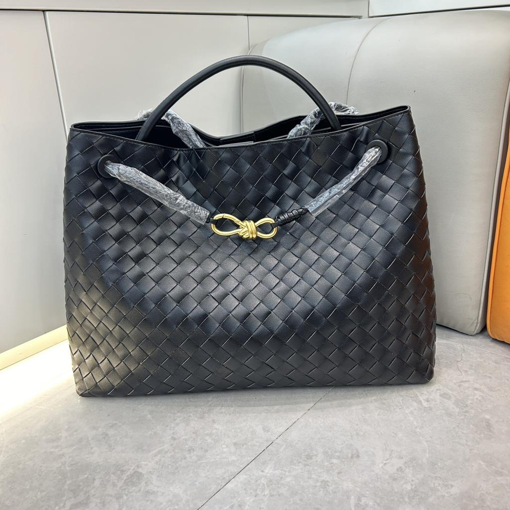 Niche design cowhide hand-woven bag women's new large-capacity bag hand-held shoulder retro