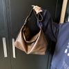 Retro bag women's large-capacity fashion lazy wind messenger bag new autumn and winter simple shoulder armpit bag