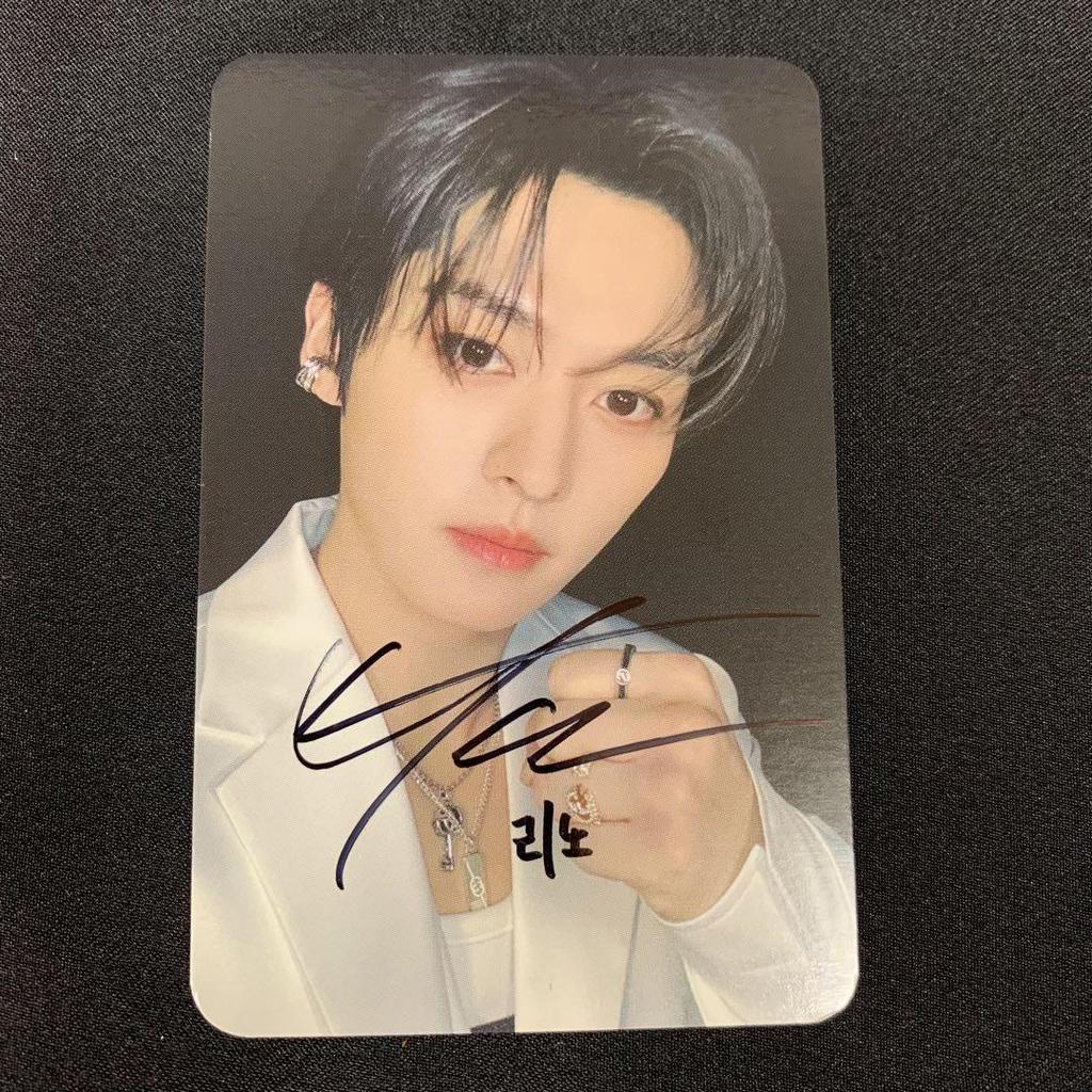 [USED] Autographed Stray Kids Mini Album ATE Reno