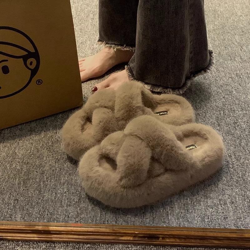 Mao Mao slippers women's outer wear 2025 autumn and winter new models go out thick-soled plush shoes fashionable foreign style home cotton mop