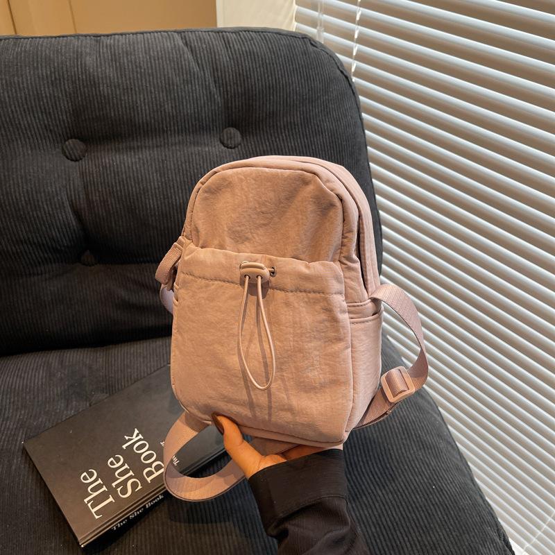 Casual and Lightweight Small Bag Women's Drawstring Crossbody Mobile Phone Bag Spring and Summer Simple One-shoulder Sports Small Square Bag