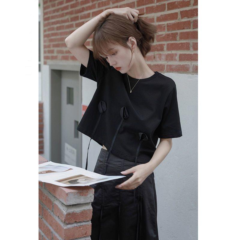 

Футболка с короткими рукавами и трехмерным цветочным узором для женщин, летний дизайн, уникальный универсальный однотонный топ XL чёрный