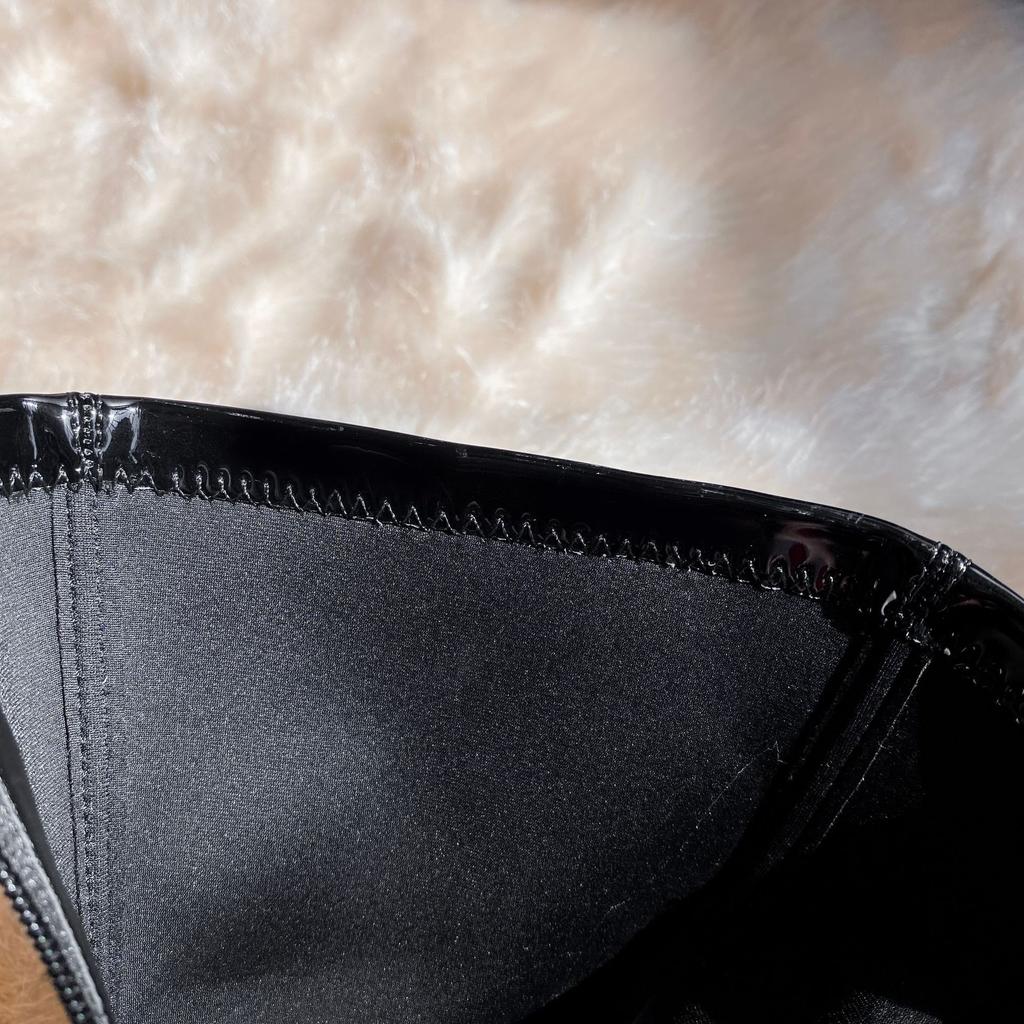 [Spot] 2025 Autumn and Winter New Patent Leather Pointed Tip Thin Heel Sexy Short Boots Slim High Heel Fashion Boots Short Boots