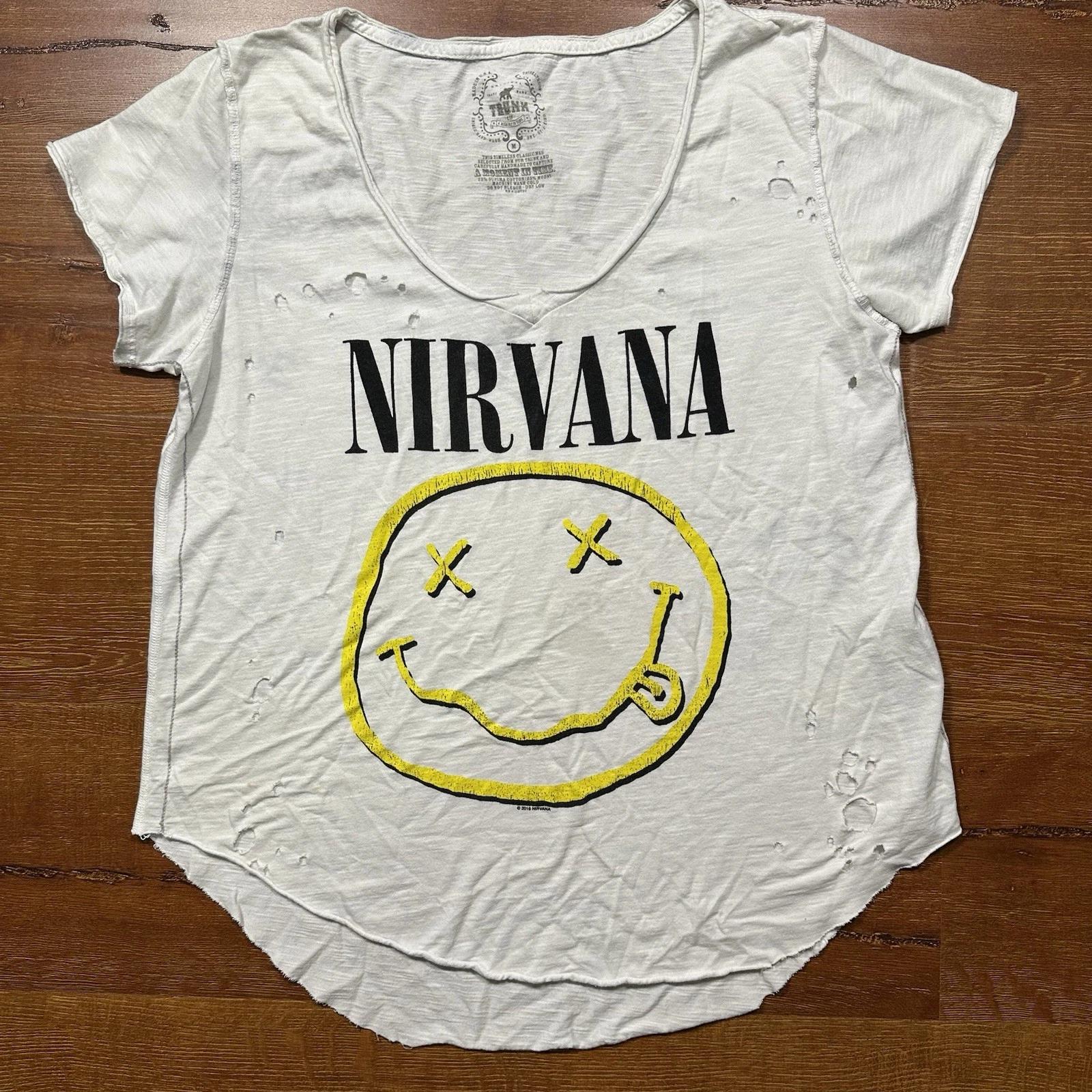 

Trunk LTD Футболка Nirvana Женская M V-образный вырез Короткий рукав Группа Рок Курт Кобейн S