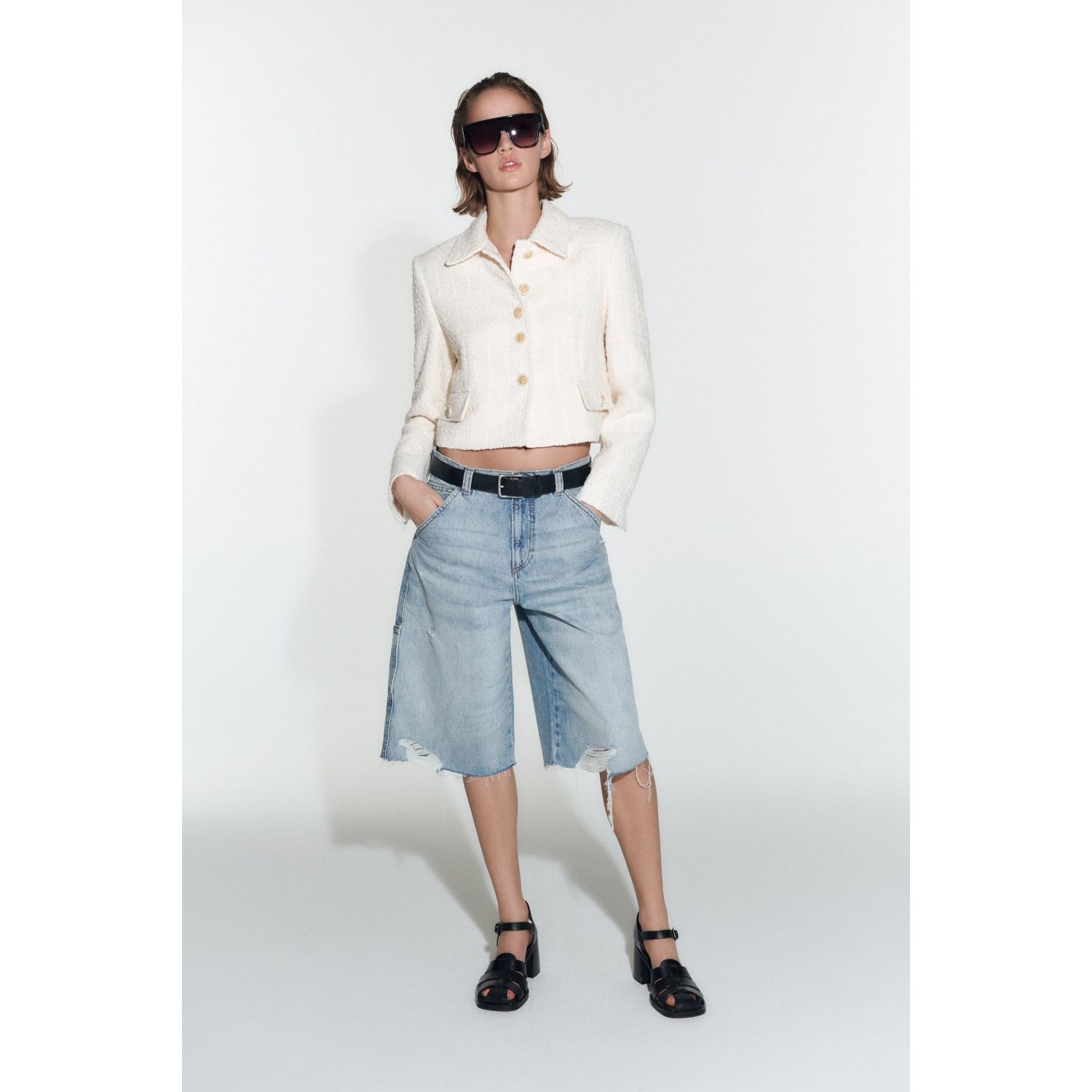 

SHORT TEXTURED WEAVE BLAZER