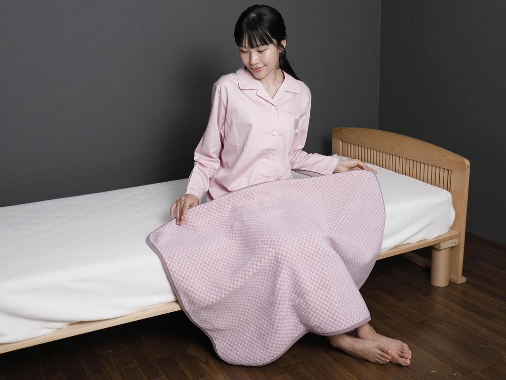 Romance Kosugi Lap Blanket (100 x 70 cm) Pink - Experience the feeling of a hot stone bath. Made in Japan.