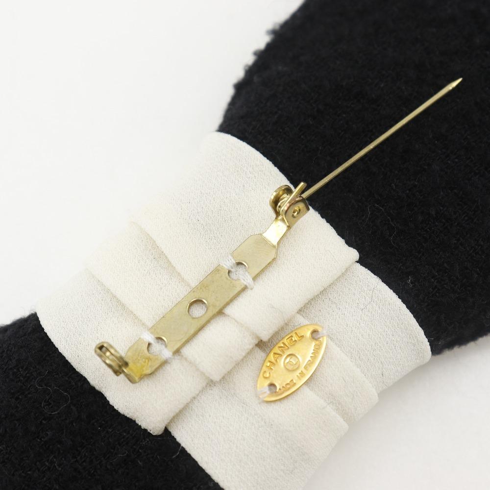 CHANEL ribbon Brooch COCO Mark Black / white tweed ribbon 15g Women Used