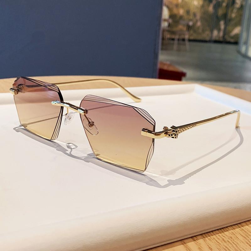 Square Metal Sunglasses With Pc Lenses For Fashion And Travel