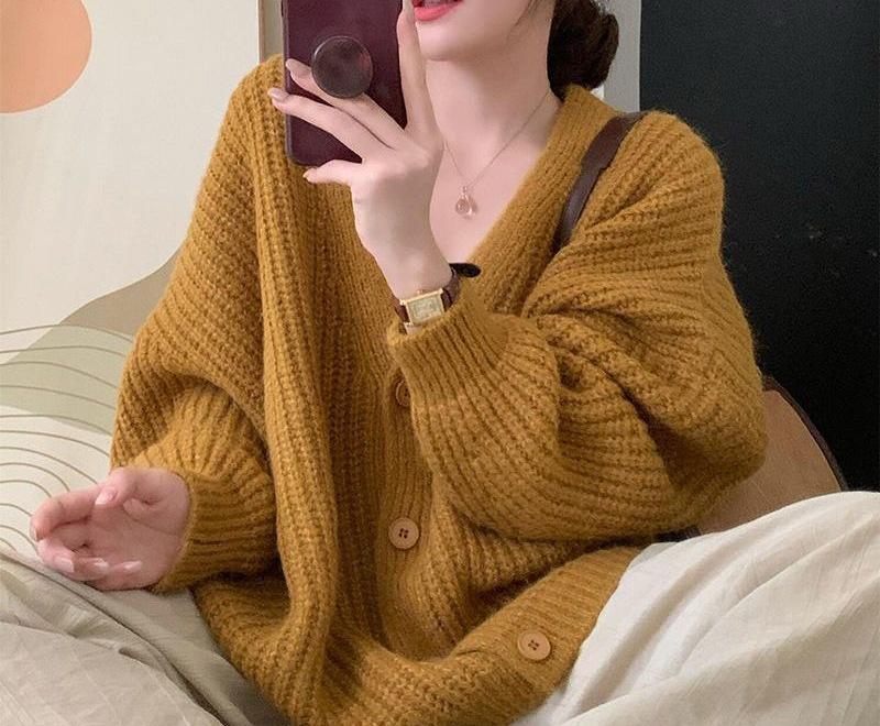 Korean autumn and winter new knitted solid-color sweater women's cardigan casual lazy wind loose soft single-breasted jacket