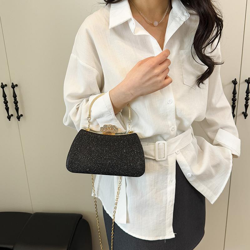 Ny fashionabel mångsidig handväska med stor kapacitet, mjuk och av hög kvalitet - Damernas glänsande utsmyckade diamanttextur kedja axel crossbody-väska