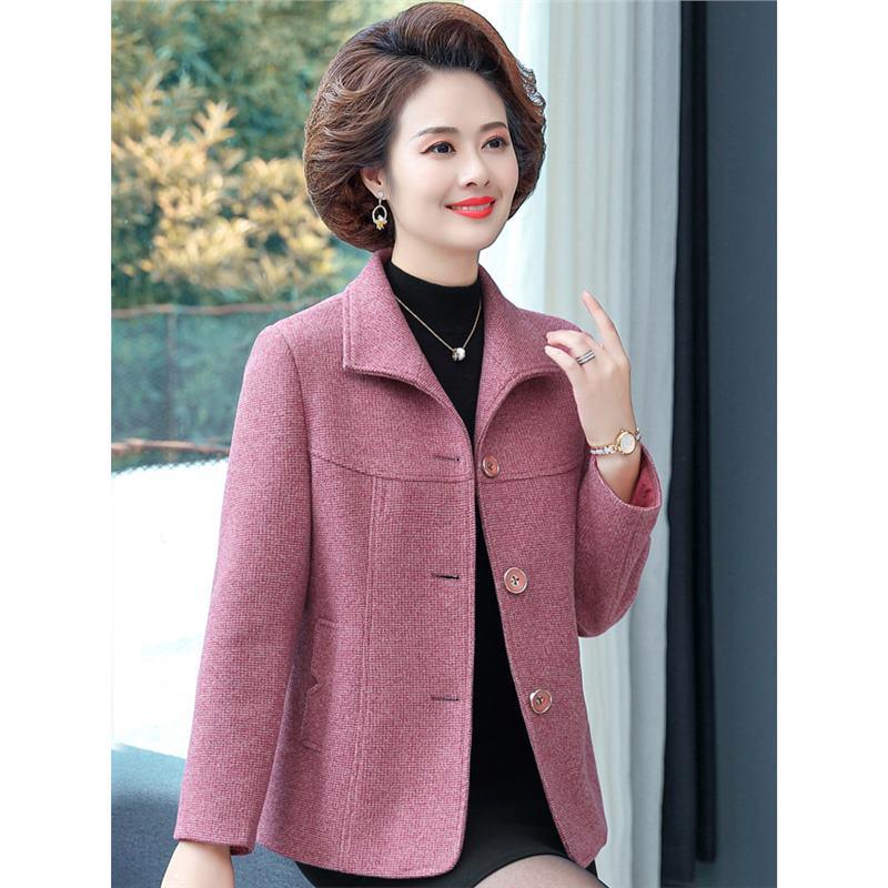 Frühlings-Oberbekleidung für Frauen mittleren Alters und ältere Frauen: Modischer kurzer Anzug, ideal für 50-Jährige, perfekt für Frühling und Herbst.