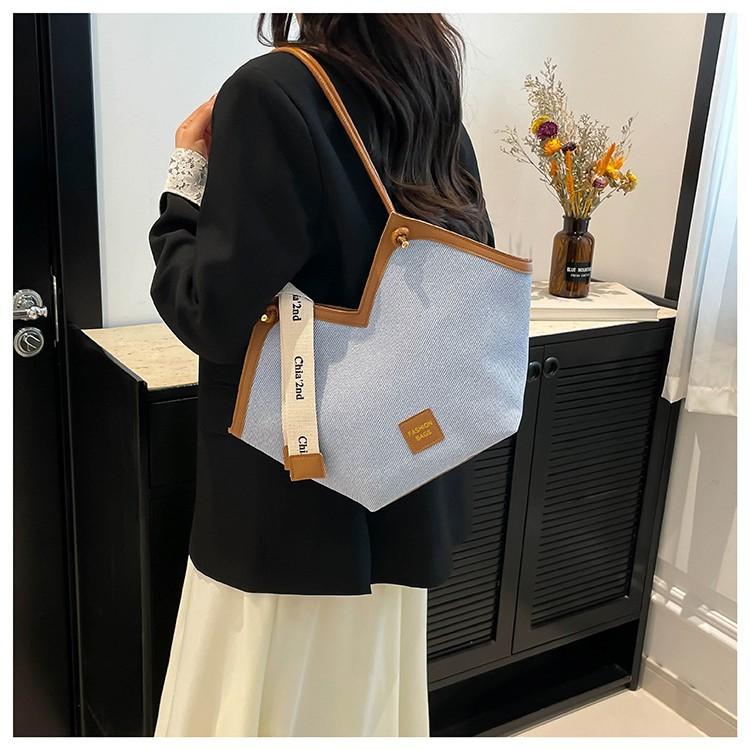 Retro fashion tote bag women 2025 new commuting large capacity shoulder bag trendy casual underarm bag women