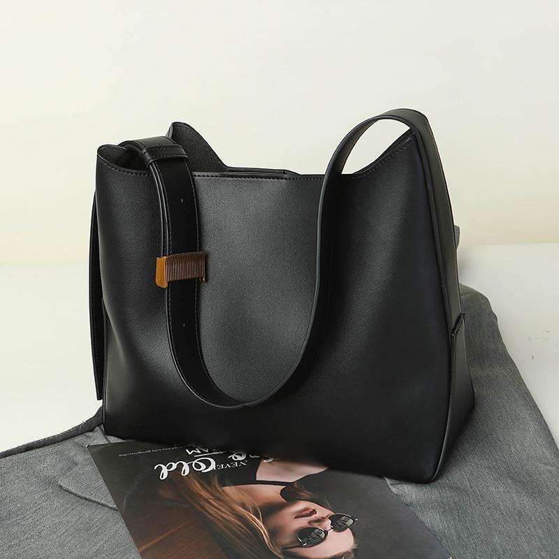 IELGY Ladies Messenger Bag Large Capacity Ladies Black Shoulder