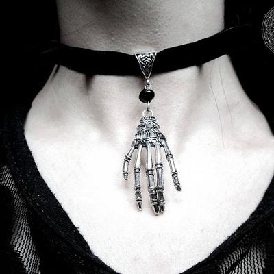 Halloween Diablo Gothic Punk Schwarzer Samt Vintage Schädel Hand Kragen Halskette Schmuck Geschenk