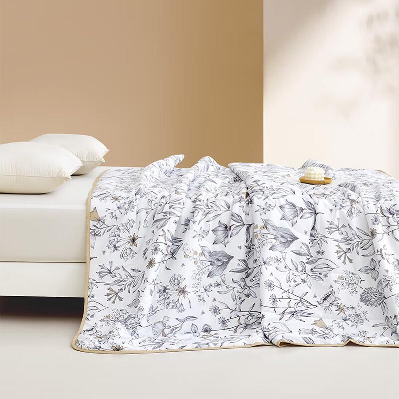 LOVO Floral Summer Quilt