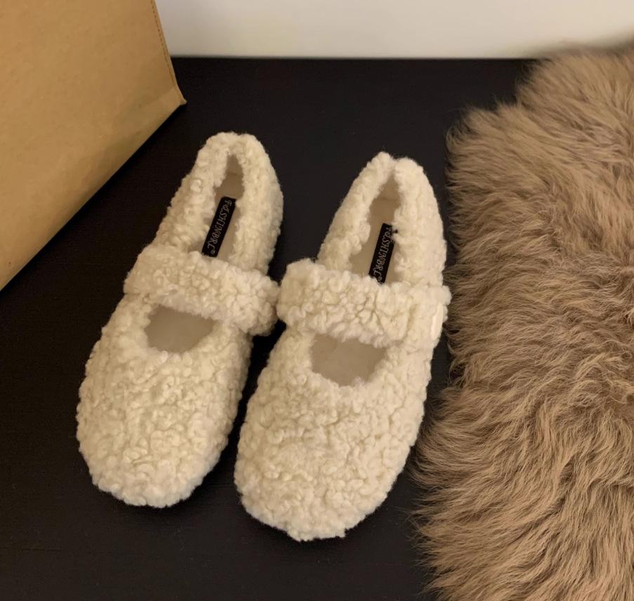 Flat-bottomed lamb wool shoes for women's winter wear 2025 new velvet beanie shoes with Mary Jane single shoes