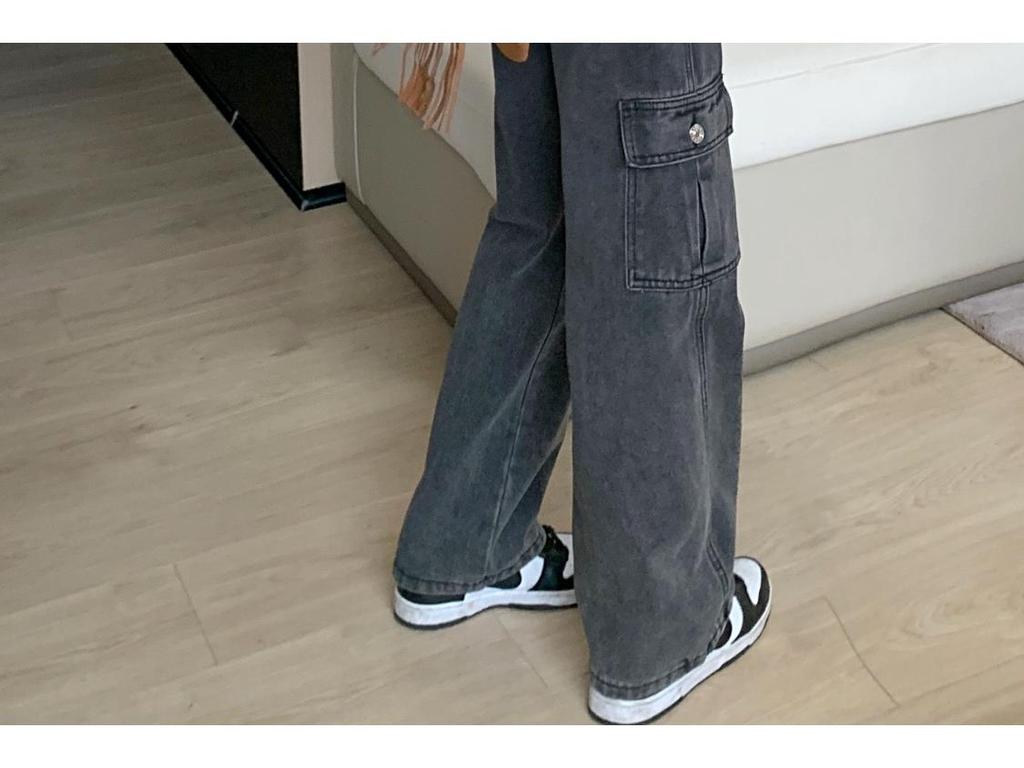 Spring-Autumn Retro Denim Cargo Pants: Stylish Women's Loose Straight-Leg, Multi-Pocket Design