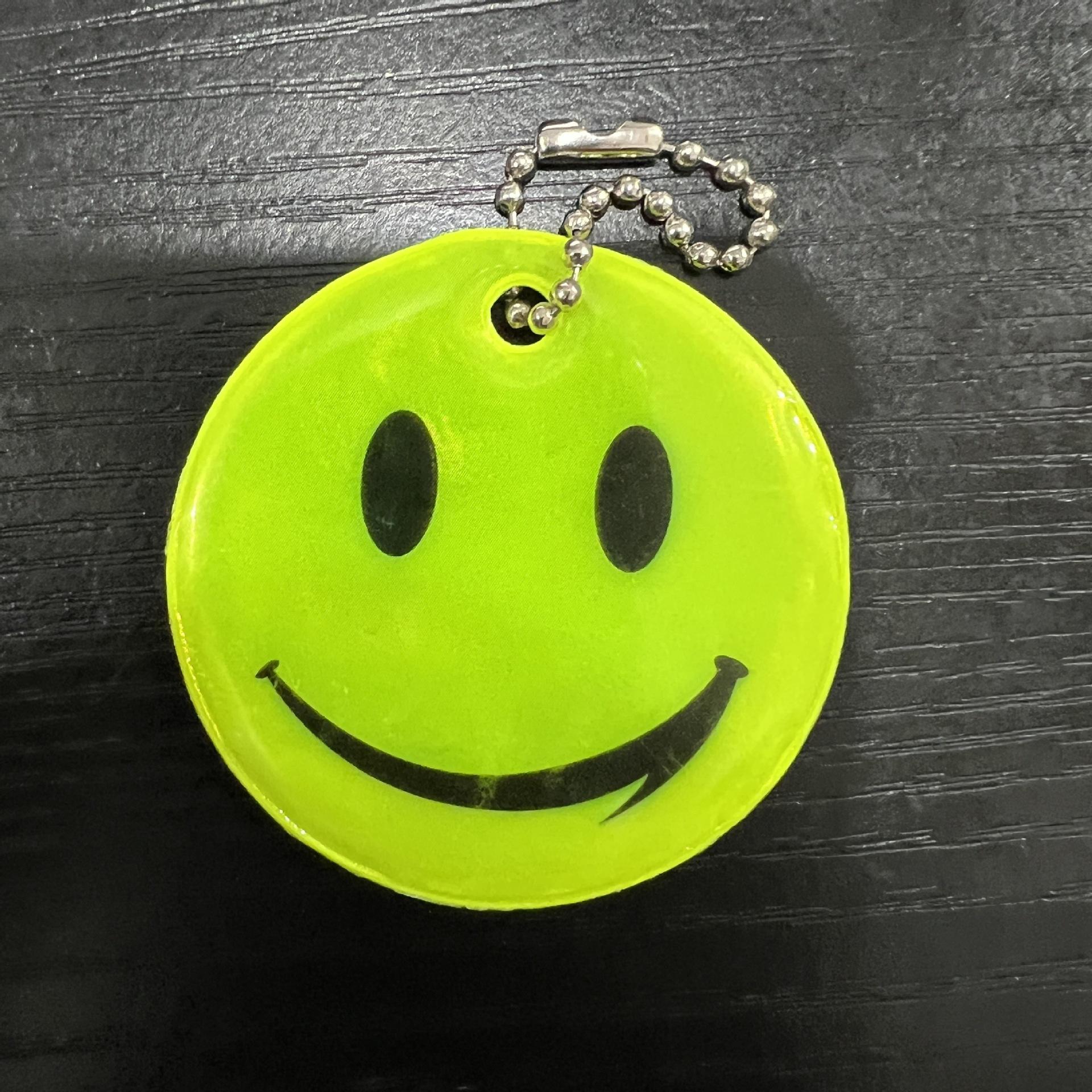 

Smiling Reflective Pendant For Night Travel Bag Decoration One Size зелёный
