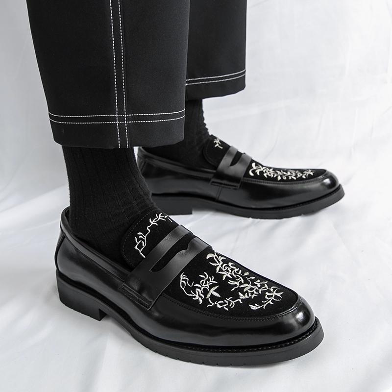 Fashion Slip on Men's loafers Luxury designer fashion style Party and Office Leisure Business Plus Size Hot selling shoes Quality