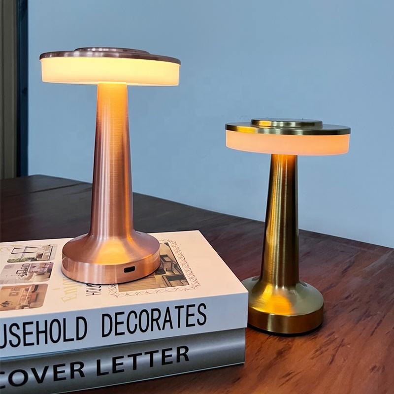 Schneller Versand Vintage Metall Touch Sensor Dimmer LED Batteriebetrieben Restaurant Wiederaufladbar Kabellos Tischleuchte Lichter Für