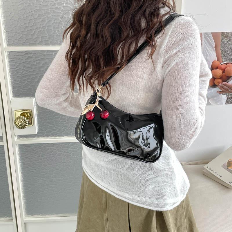 Niche popular single shoulder armpit small bag spring and summer new simple messenger bag fashionable versatile handbag women