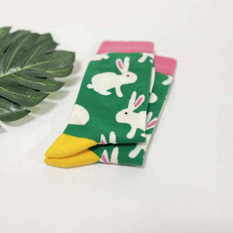 1 Pair Cartoon Cute Bunny Pattern Color Clashing Fashion Comfortable Women's Mid-calf Socks Suit In All Seasons
