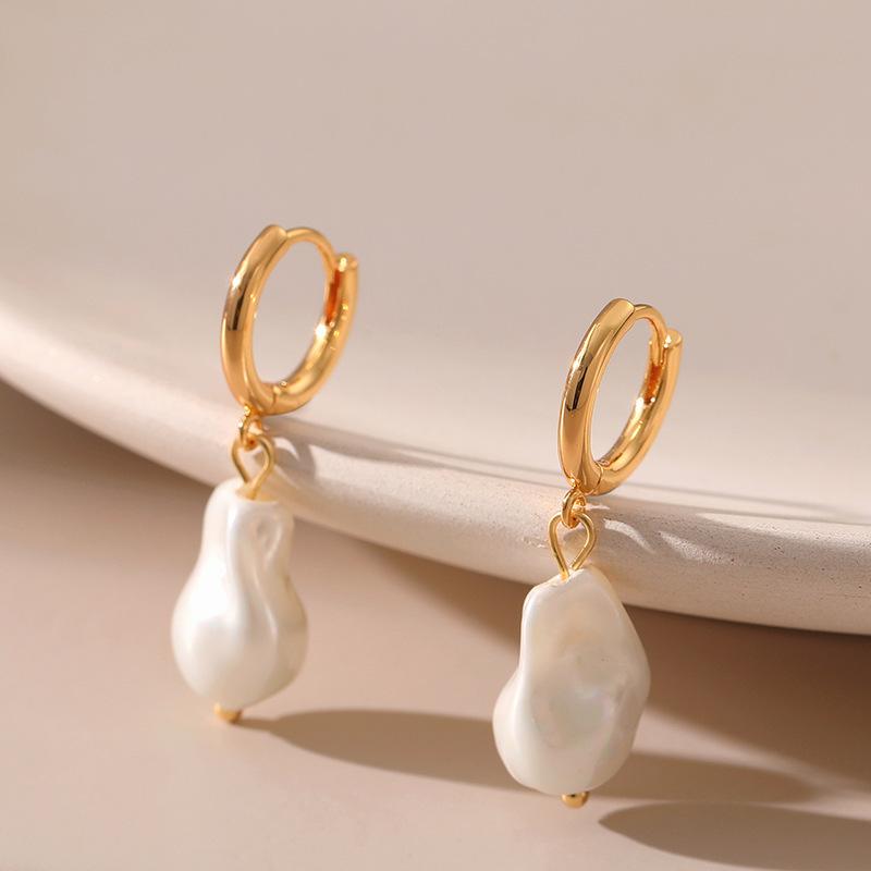 Pearl Earrings: Irregular Shell Pearl, High-end, Versatile, French Chic Ear Cuffs