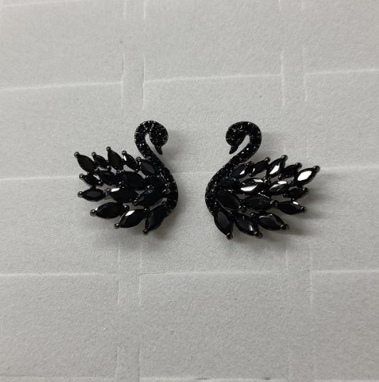 Hot-selling wish platinum purple diamond zircon swan silver needle earrings, slightly inlaid high-end versatile