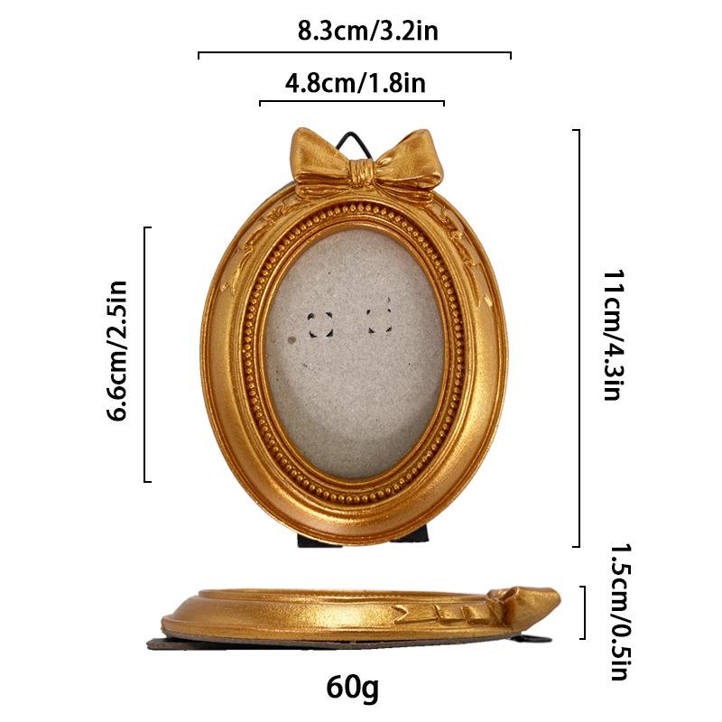 Victoria-Style Retro Resin Photo Frame Ornament - Light Luxury Badge Display Stand for Photo Props