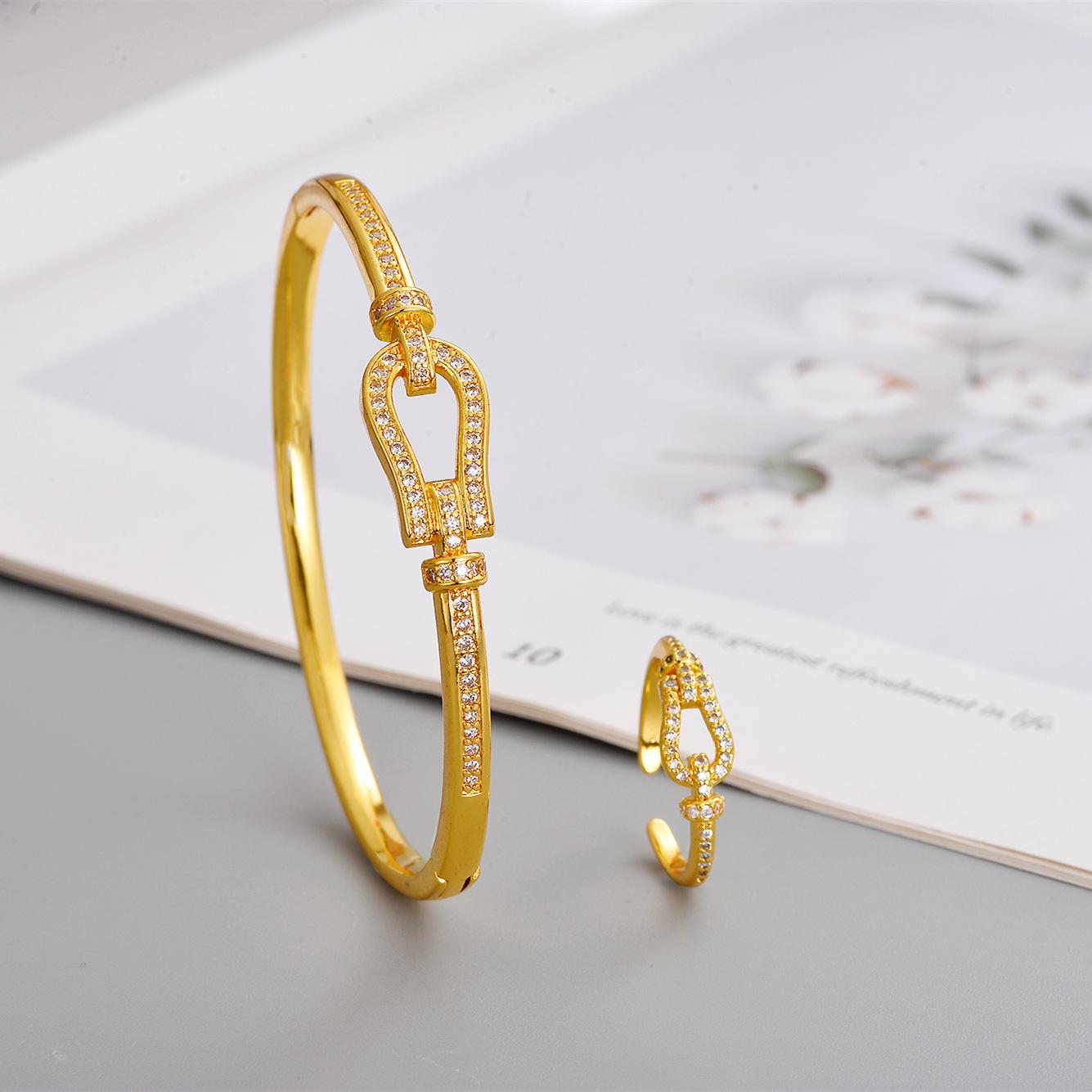 Korean Style Unisex Rhinestone Gold-Plated Copper Bracelet