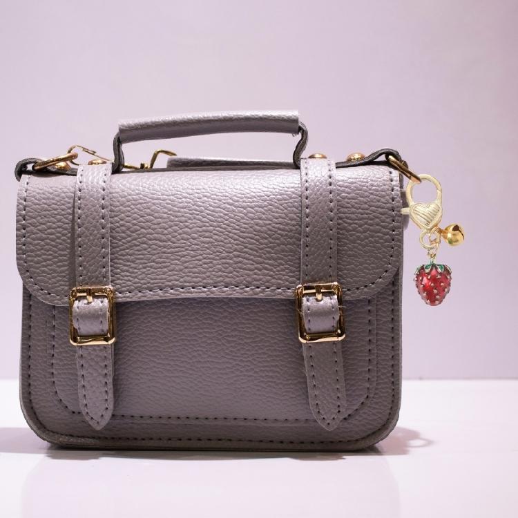 Custom Strawberry Keychain Stylish Fruit Keyring Accessory for Everyday Life