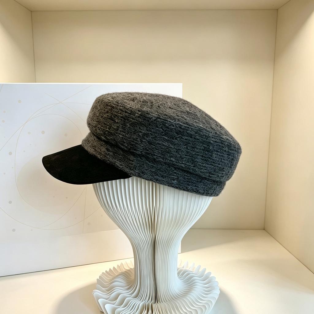 Autumn and winter hats, new newsboy hats, solid color simple cap, flat top women's outdoor fashion equestrian hats