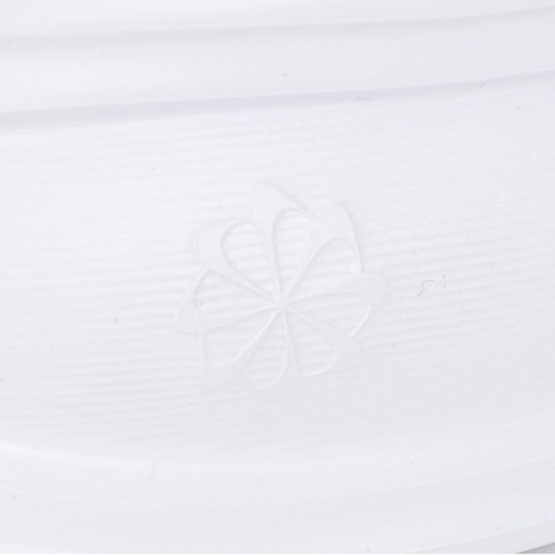 Nike Revolution 8