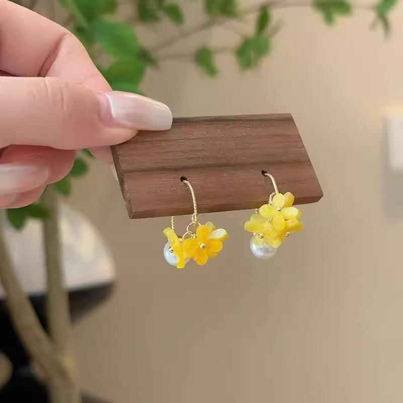 Vintage Osmanthus Leaf Dangle Earrings for Women Delicate Imitation Pearl Tassel Earrings Wedding Party Jewelry Gifts