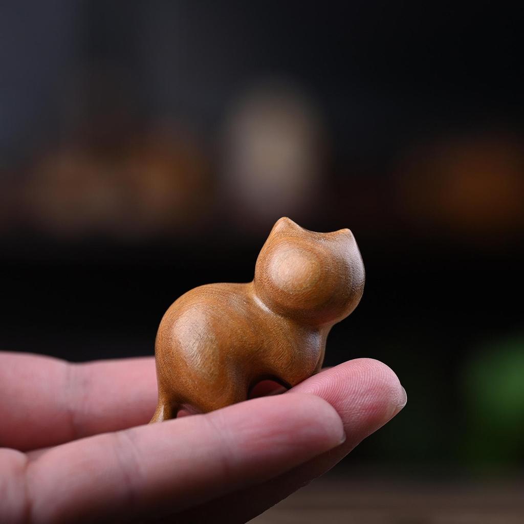 Rainbow Wood Carving: Cute Cat Desktop Ornament - Creative Miniatures for Home Decor