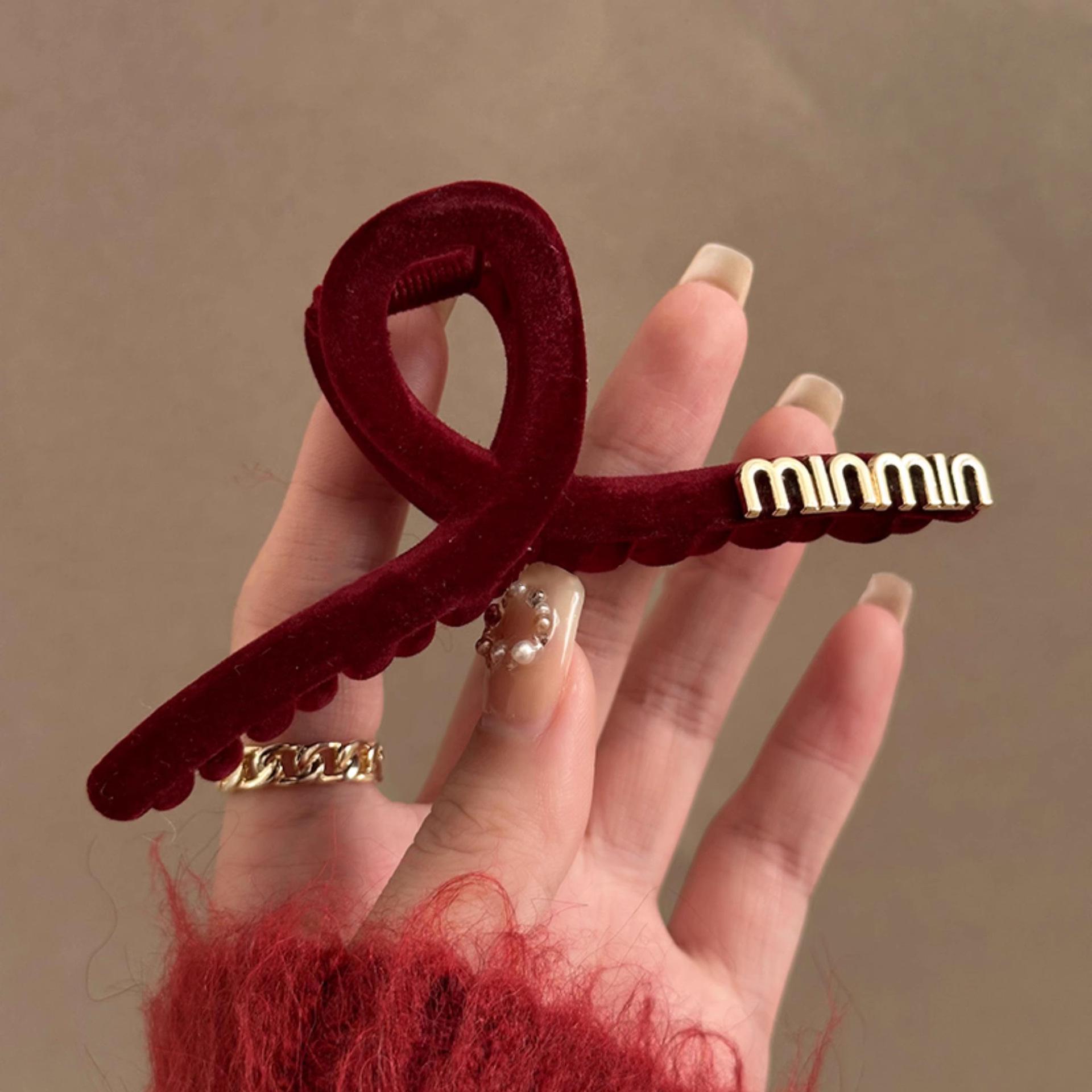 

Большой краб для волос Red Velvet: Элегантный осенне-зимний аксессуар для волос для женщин - Праздничная заколка-акула для Рождества.