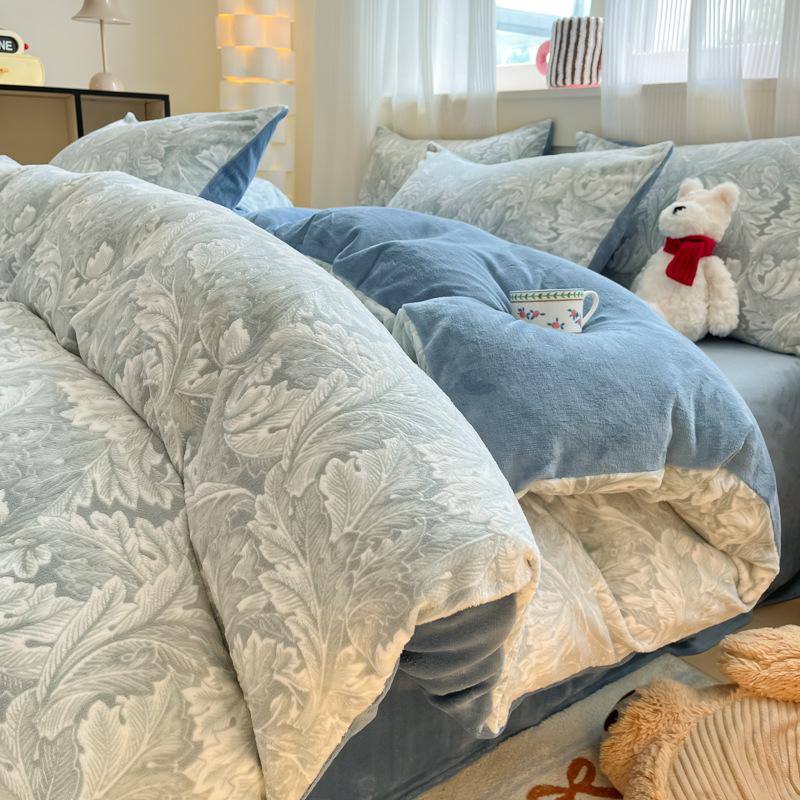 Class A Maternal And Infant Grade Thickened Warm Milk Fleece Four-Piece Set Coral Fleece Carved Fleece Quilt Cover Fleece Bed Sheet Mattress 3