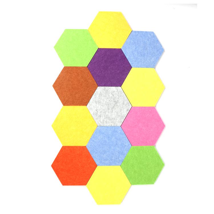 Stickere de Perete Hexagonale din Feutru Colorat Autoadezive pentru Fundaluri de Canapale și Expoziții pentru Grădiniță