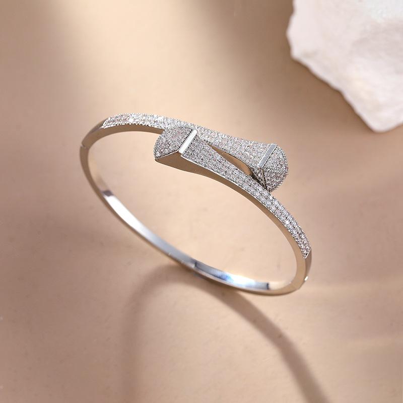 Luxurious non-fading bracelet with full zirconia electroplating, unique minimalist geometric bracelet белый
