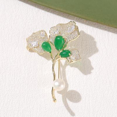 Emerald Zirconia Ginkgo Leaf Brooch Women 'S Freshwater Pearl Corsage
