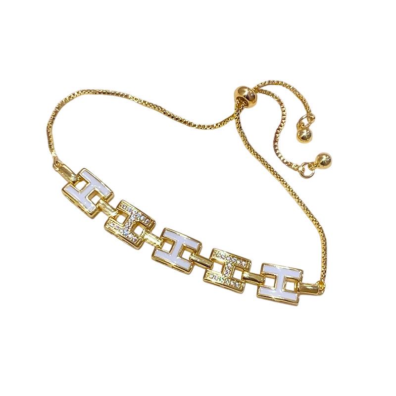 18K Gold-Plated Zircon Letter Pull-Out Bracelet: Elegant High-End Fashion Accessory