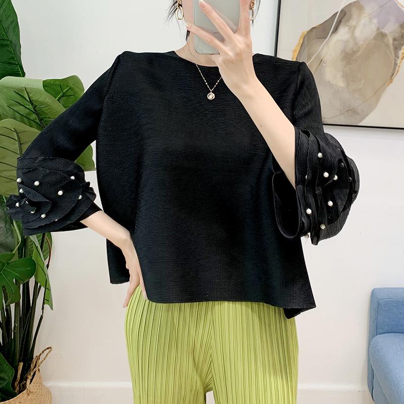 Damen Plissee Oberteil mit ausgestellten Ärmeln und Perlen-Rundhalsausschnitt