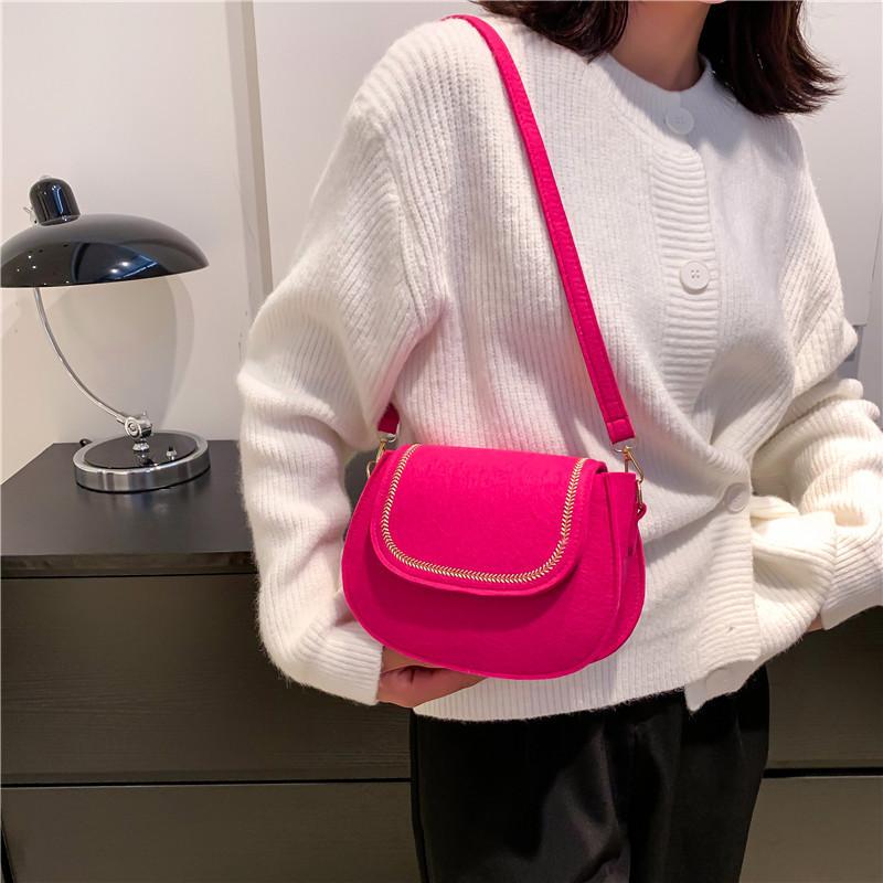 Trendy Black Felt Saddle Bag For Women Stylish Street Fashion Shoulder Bag
