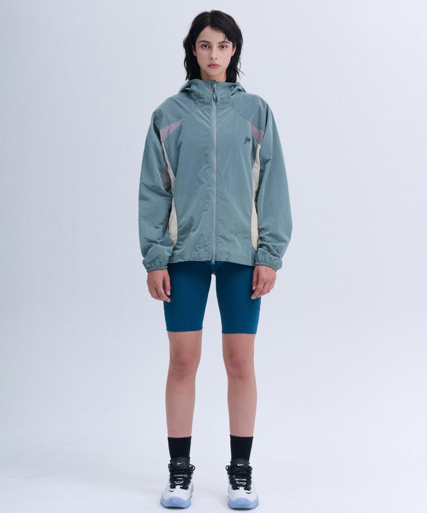 Ninez Curve Line Light Windbreaker (2 Colors)