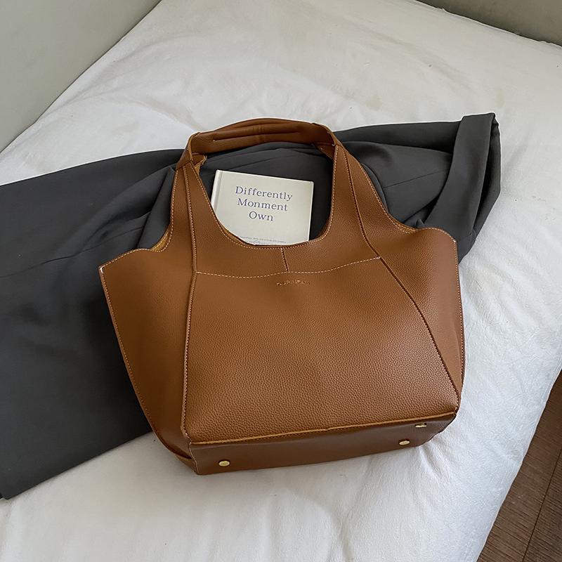 

Simple Women Bucket Shoulder Bags New High End Brand Handbags Large Capacity Tote Bags Quality Pu Leather Commute Bag Black 50cm)) коричневий