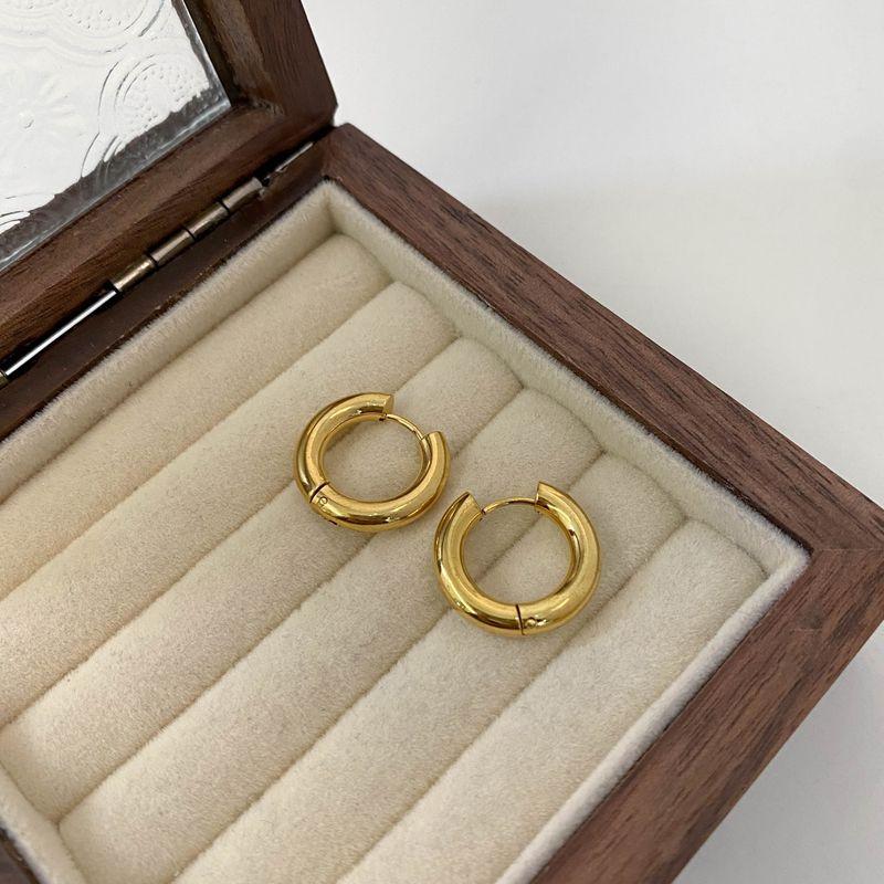 

INS Fashion Stainless Steel Thick Type Couple Female Small Earrings A Gold (4*12 Large Size)