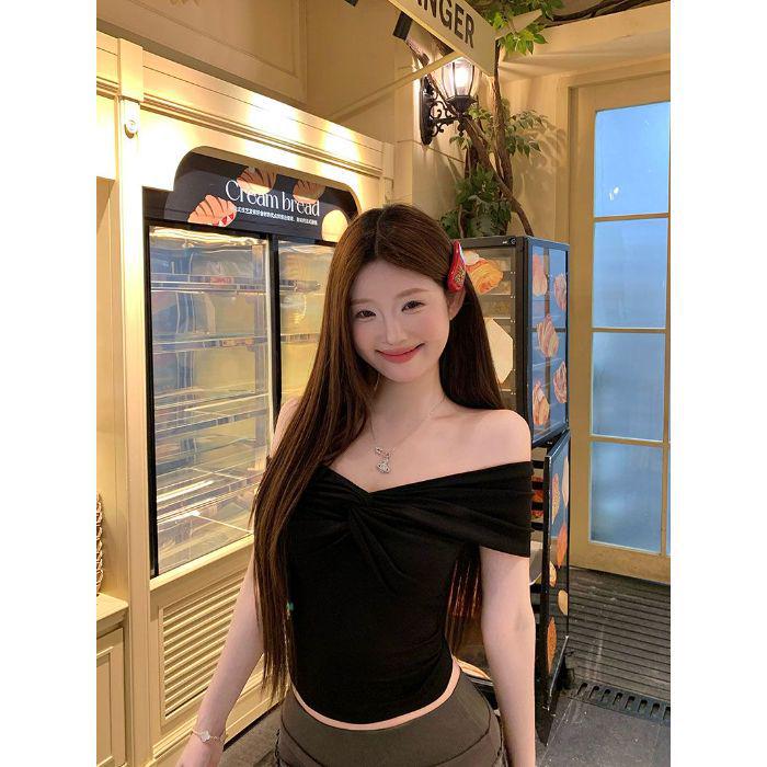 Pure & Sexy White Off-Shoulder Twisted Short-Sleeve Women's Summer Crop Top