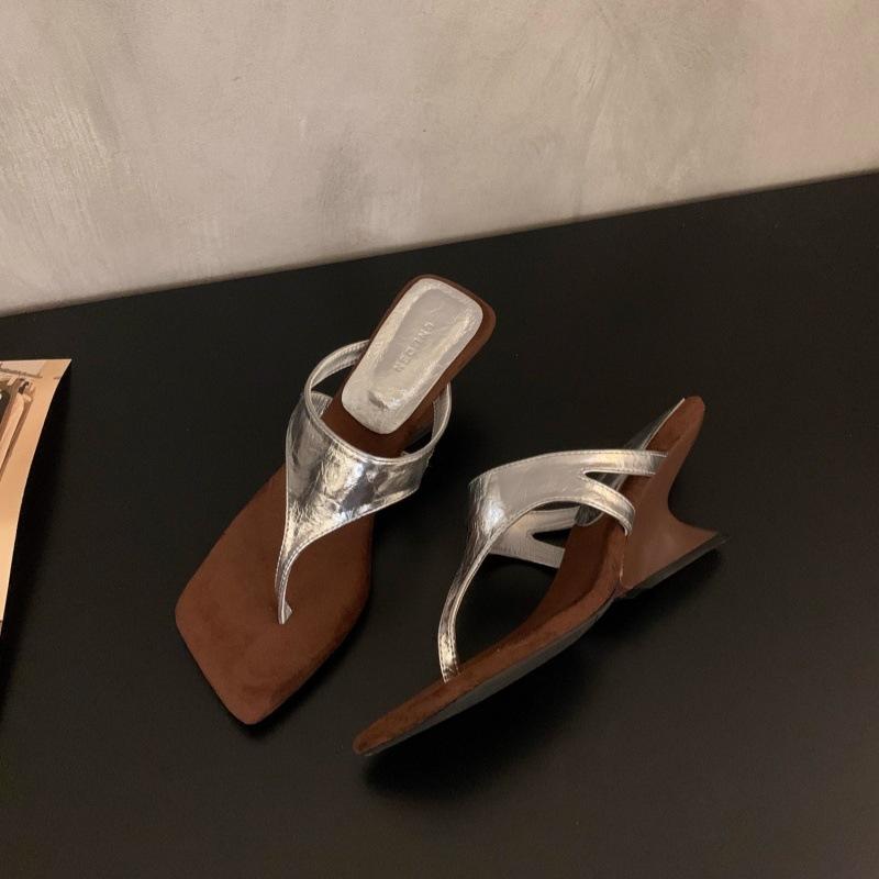 

French niche design slope heel flip-flops shoes women s 2025 summer new wear silver high-heeled sandals 40