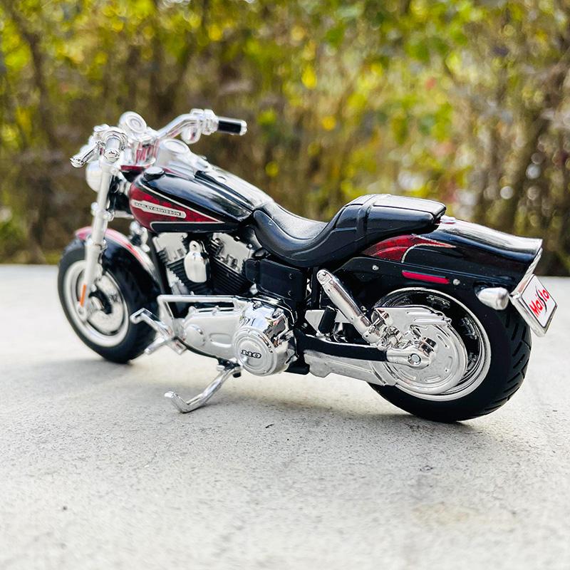 Maisto 1:18 Harley-Davidson Motorcycle 2009 FXDFSE CVO Fat Bob Alloy Motorcycle Model Toy Car Collection